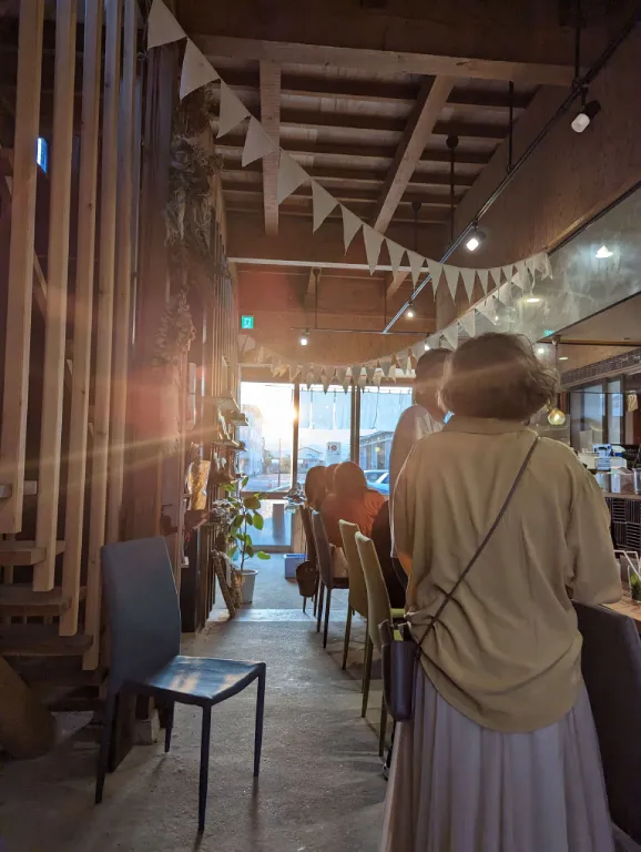 まちまち案内所の店内